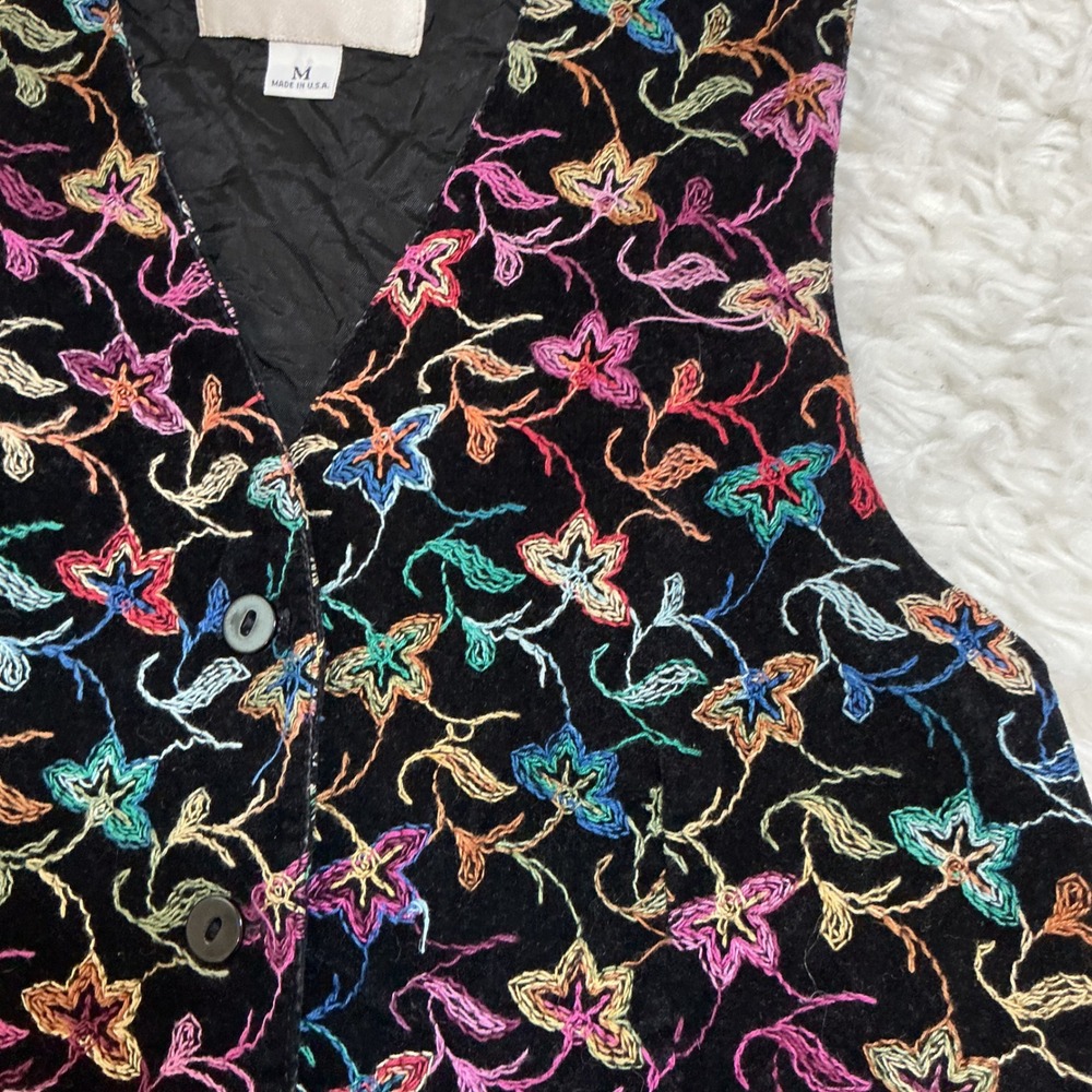 Vintage GUESS by Georges Marciano Embroidered Velvet Vest Made USA Floral Boho M - Picture 2 of 8